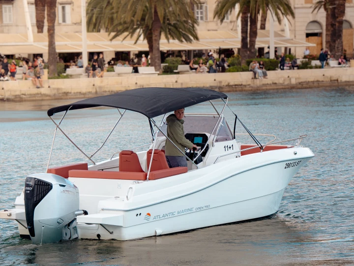 Motorówka do wynajmu w Split Port w najlepszej cenie