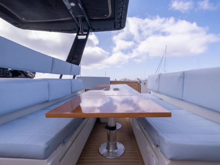 Wynajem łodzi De Antonio DE ANTONIO YACHTS D34 CRUISER  w Ibiza Town na SamBoat 