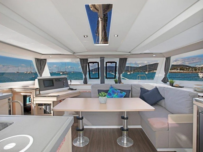Wynajem łodzi Fountaine Pajot Lucia 40 w Tivat na SamBoat 