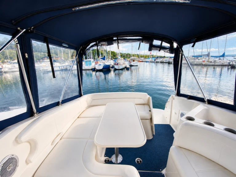 Wynajem Motorówka w Thonon-les-Bains - Bayliner Bayliner 255