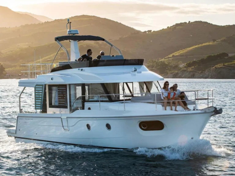 Wynajmij Bénéteau Swift Trawler 41 Fly w Juan-les-Pins