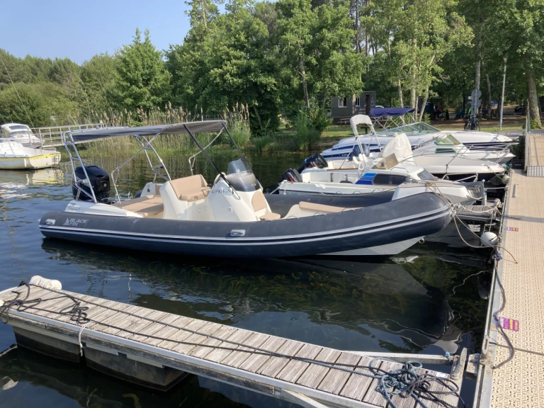 Wynajem łodzi Sanguinet tanio Black Fin 8 Elegance