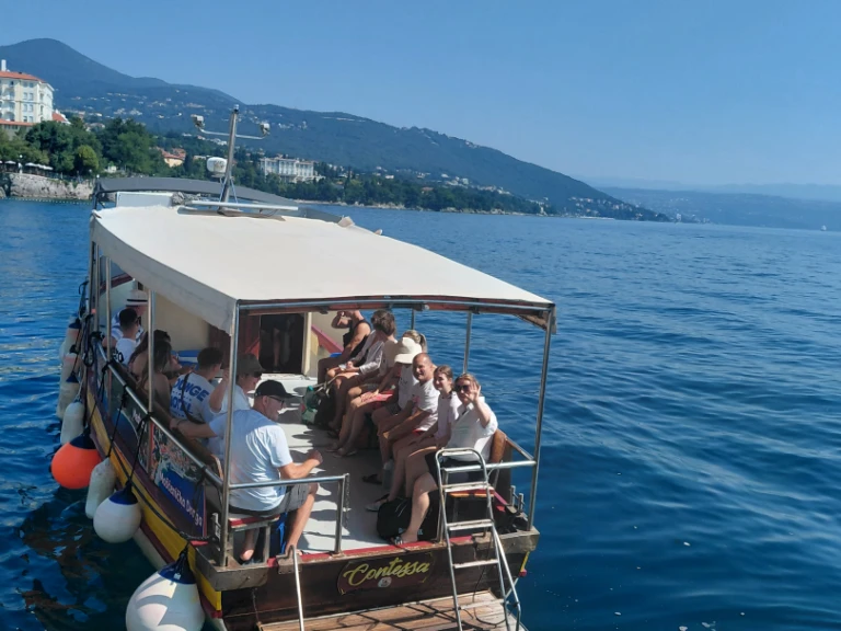 Wynajmij Custom Passanger w Opatija