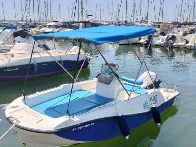 Wynajem Motorówka V2 BOATS z patentem 