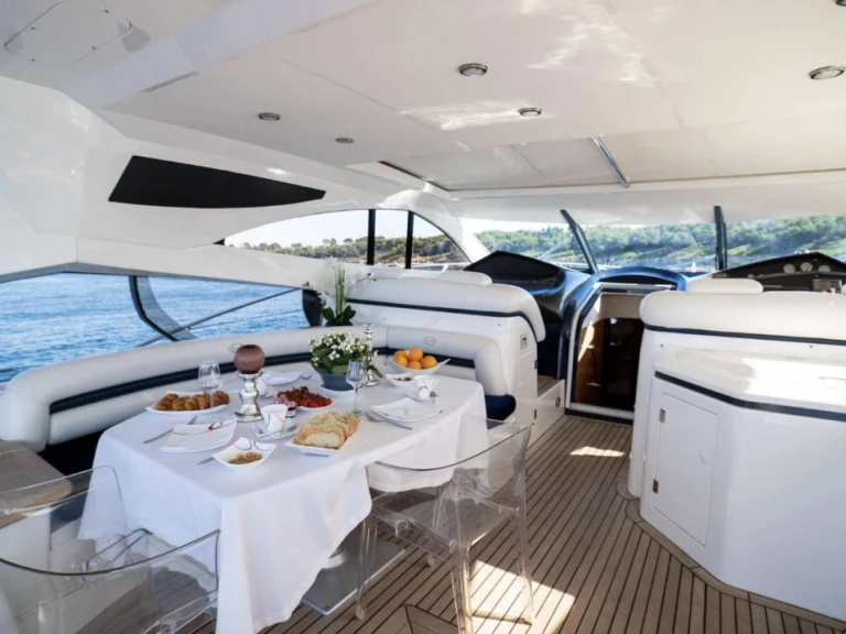 Wynajem Luksusowy jacht Sunseeker z patentem 