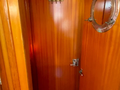 Dufour Dufour 2800 między profesjonalistami a osobami prywatnymi w Saint-Tropez