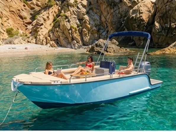 Wynajmij Moggaro Open 6'50 w Real Club Nautico Denia