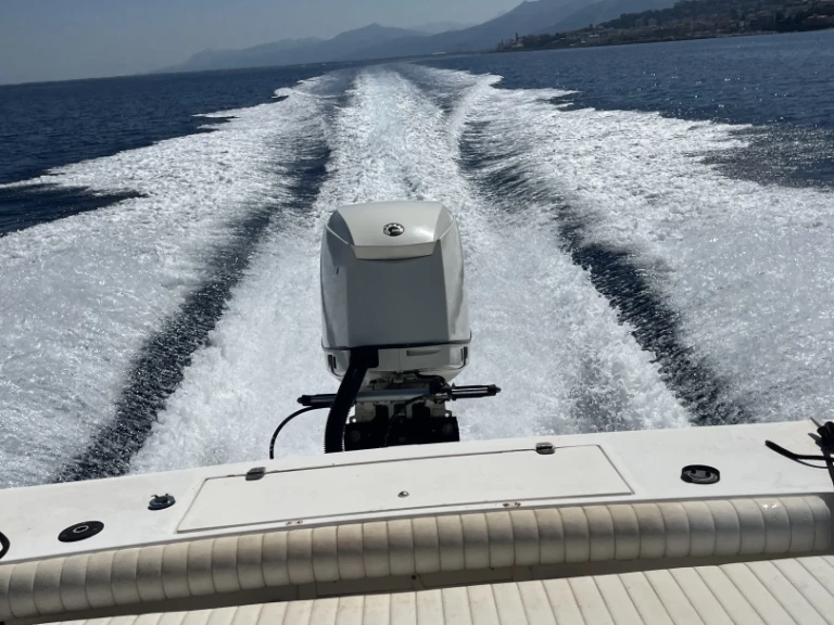 Motorówka do wynajmu w Bastia w najlepszej cenie