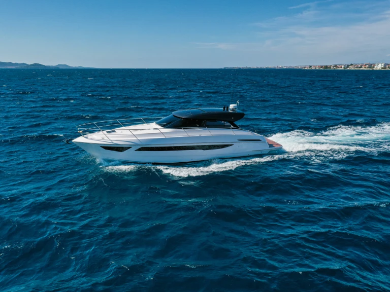 Wynajmij Focus Power 44 w Saint-Tropez