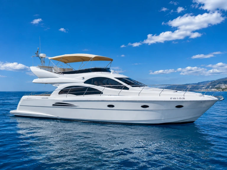 Wynajem łodzi Puerto Banús tanio Astondoa 44 Fly