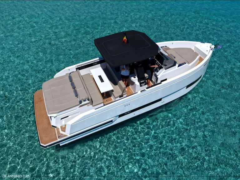 Wynajem w Ibiza Town- De Antonio D32 na SamBoat