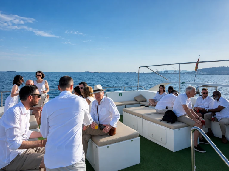 Drassanes Dalmau Cala San Vicente między profesjonalistami a osobami prywatnymi w Port Olímpic of Barcelona