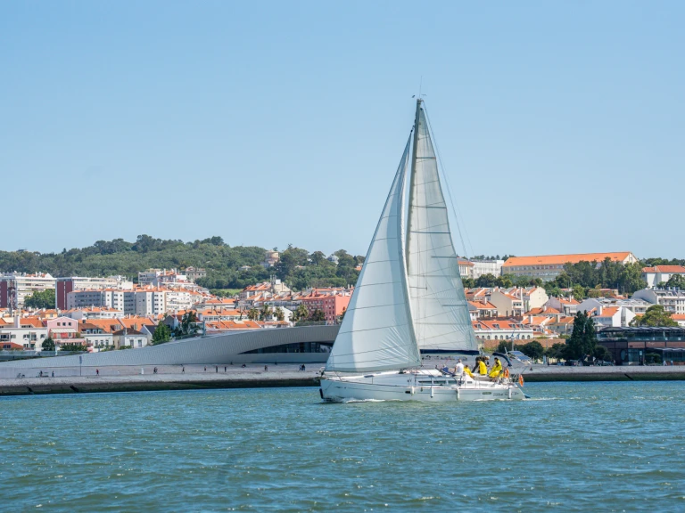 Wynajmij Jeanneau Sun Odyssey 42.1 w Lizbona