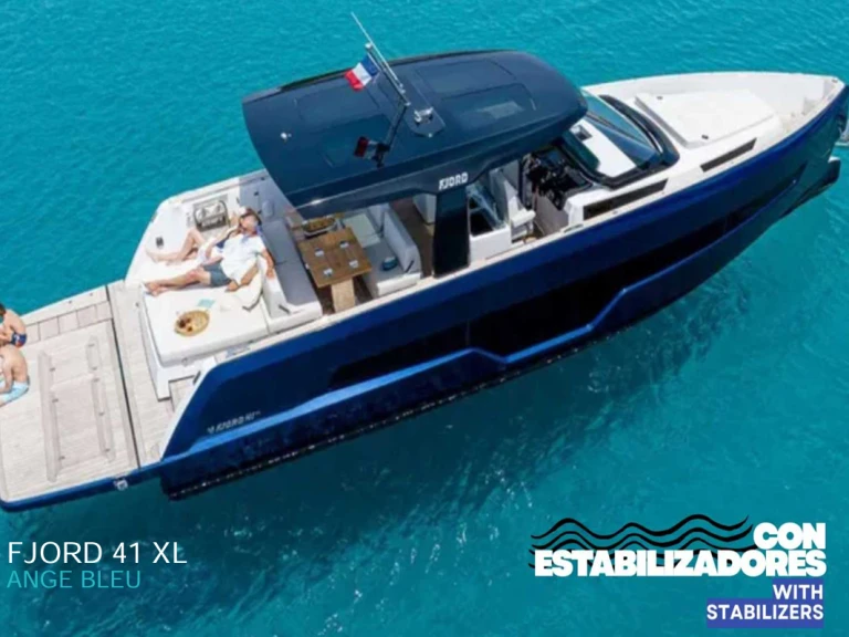 Fjord Fjord 41 XL między profesjonalistami a osobami prywatnymi w Ibiza Town