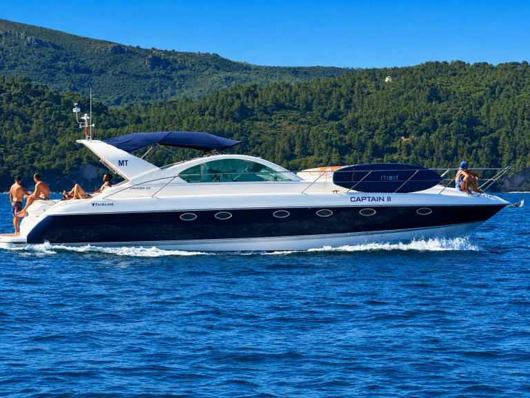 Fairline Targa 48 Gran Turismo między profesjonalistami a osobami prywatnymi w Tróia