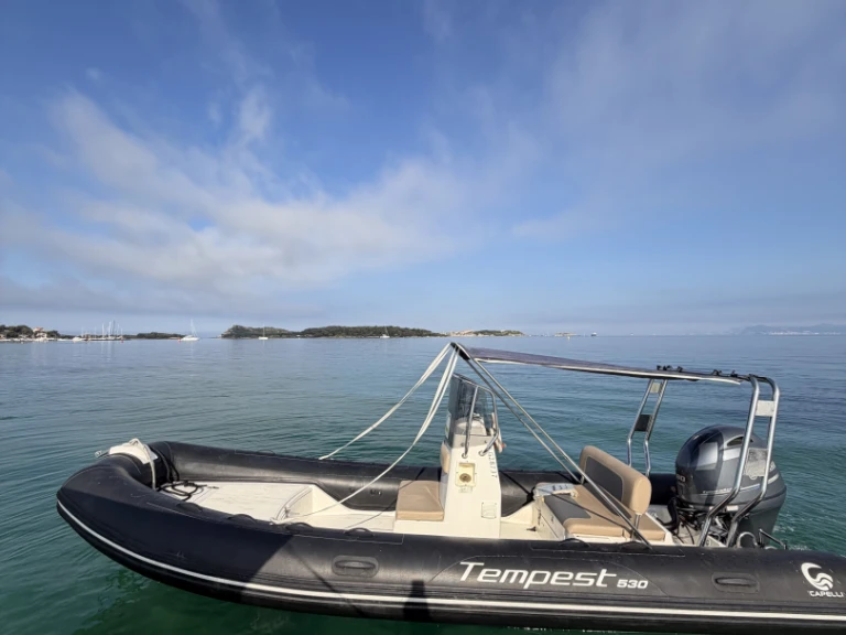 Wynajmij Capelli Tempest 530 w Six-Fours-les-Plages