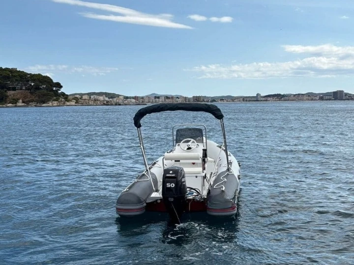 Wynajmij Silver 495 w Palamos