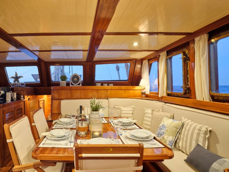 Wynajmij  Ege Yat Motor Sailer w Alimos