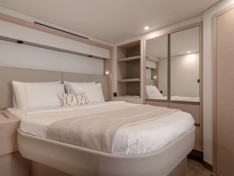 Fountaine Pajot Fountaine Pajot Power 80 (6 cab) między profesjonalistami a osobami prywatnymi w Alimos