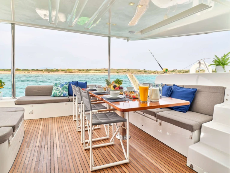 Wynajem łodzi Lagoon Lagoon 50 w Alimos na SamBoat 