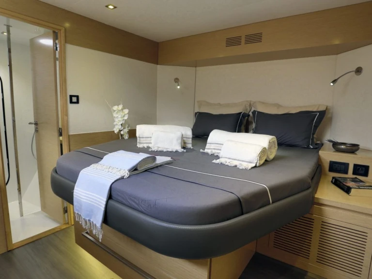 Fountaine Pajot Fountaine Pajot Sanya 57 (4 cab) między profesjonalistami a osobami prywatnymi w Alimos
