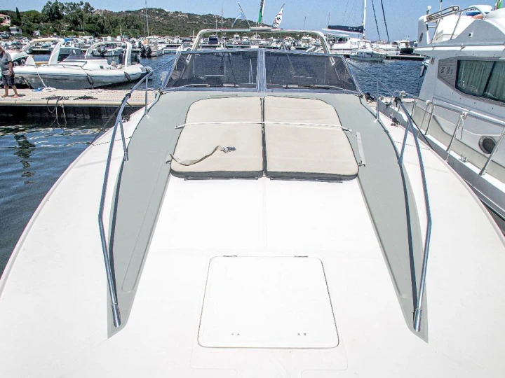 Wynajmij Riva Bravo 38 special w Porto Pozzo