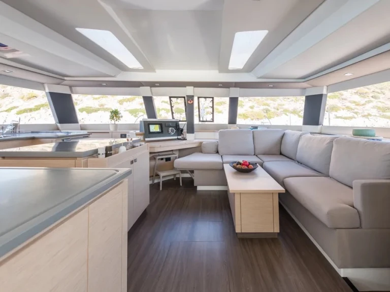 Wynajmij Katamaran z lub bez skippera Fountaine Pajot w Piraeus