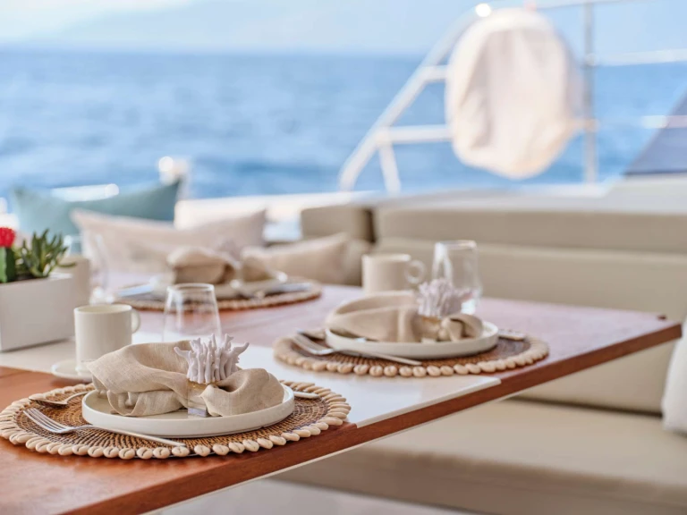 Wynajem łodzi Palaio Faliro tanio Fountaine Pajot Power Alegria 67 (4 cab)