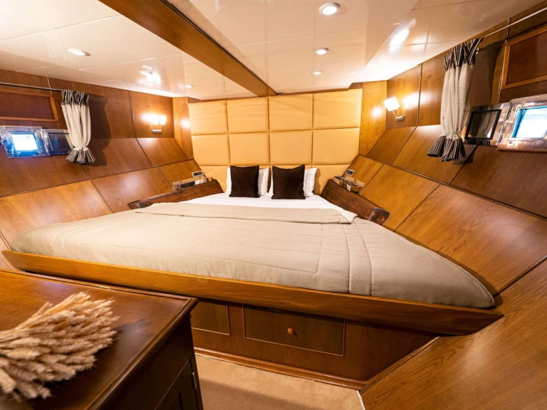 Wynajem w Nea Peramos-  Motor sailor na SamBoat