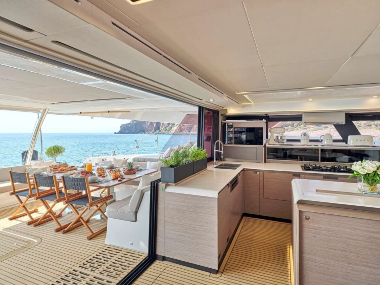Wynajem łodzi Fountaine Pajot Fountaine Pajot Alegria 67 (4 cab) w Nea Peramos na SamBoat 