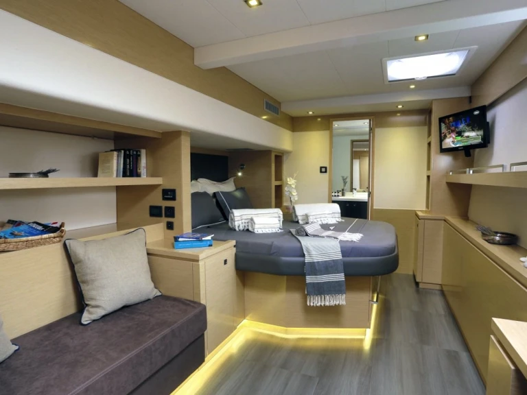 Fountaine Pajot Fountaine Pajot Sanya 57 (4 cab) między profesjonalistami a osobami prywatnymi w Alimos