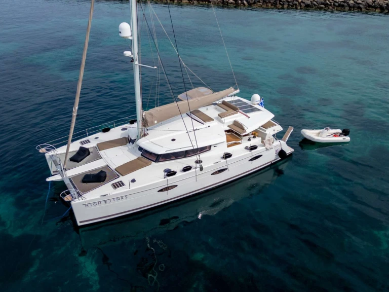 Wynajmij Fountaine Pajot Fountaine Pajot Sanya 57 (4 cab) w Alimos
