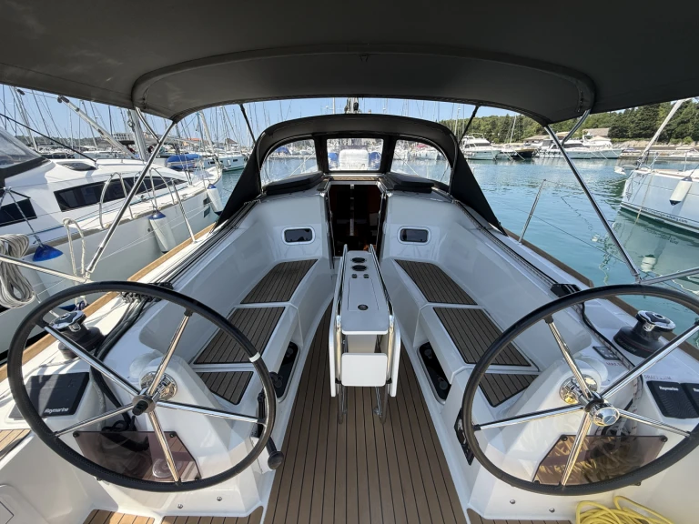 Wynajem Żaglowiec w Pula - Jeanneau Sun Odyssey 349