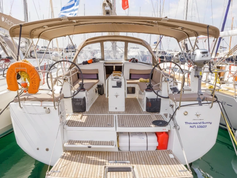 Wynajmij Jeanneau Sun Odyssey 440 w Nea Peramos