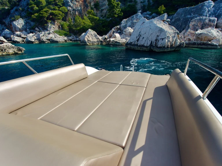 Wynajmij Aqua-Sport Enzo 35 w Hvar