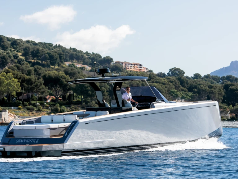 Wynajmij Motorówka z lub bez skippera Pardo Yachts w Saint-Raphael