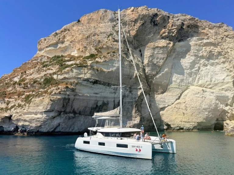 Lagoon Lagoon 46 między profesjonalistami a osobami prywatnymi w Cagliari