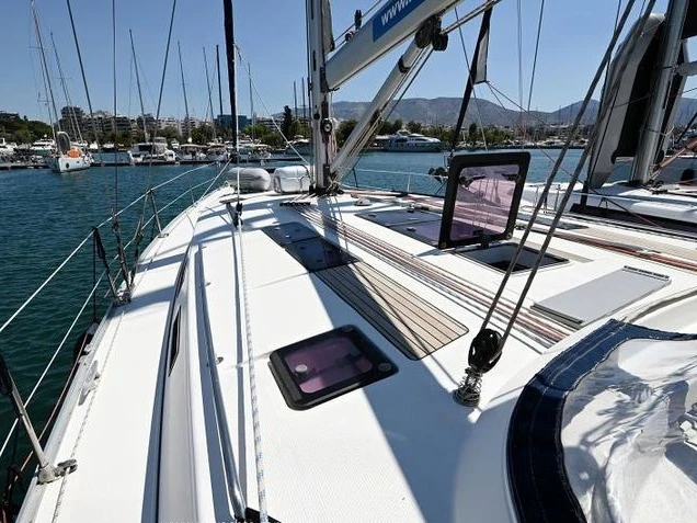 Wynajmij Bavaria Bavaria 50 w Alimos