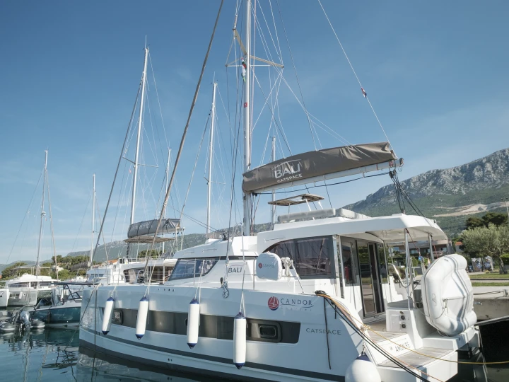 Wynajem Katamaran w Kastel Gomilica - Bali Bali Catspace[G]