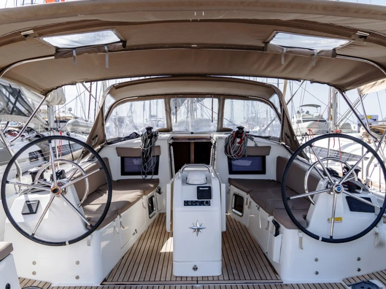 Wynajmij Jeanneau Sun Odyssey 410 w Benítses