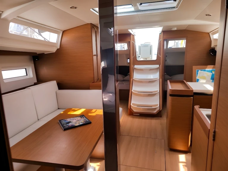 Wynajmij Jeanneau Sun Odyssey 440 w Pula