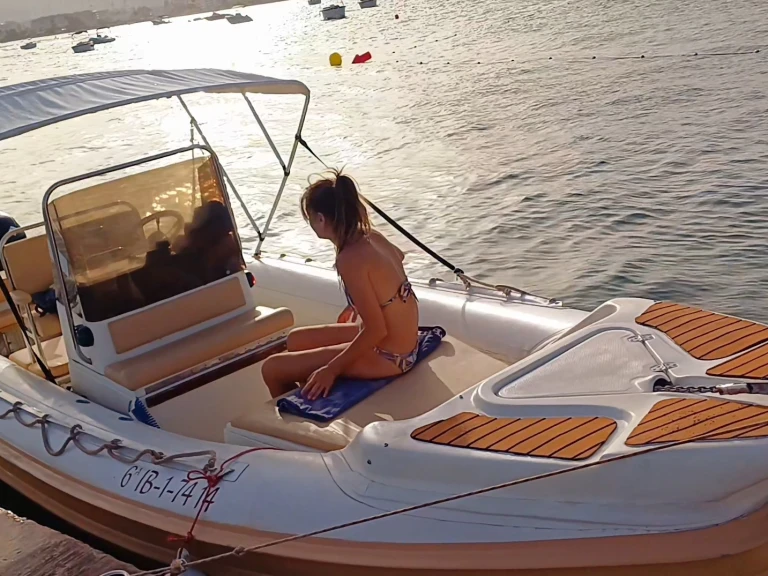 Wynajem łodzi Gommonautica Gommonautica G65 w Playa Sa Punta na SamBoat 