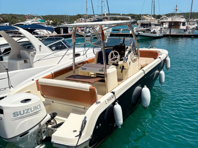 Wynajmij Invictus  Invictus 240 FX w Mahon