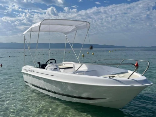 B2 Marine Cap Ferret między profesjonalistami a osobami prywatnymi w Ajaccio