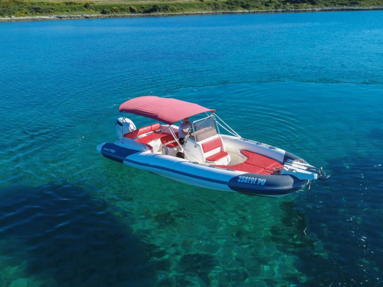 Wynajem Łódż półsztywna Marlin Boat z patentem 
