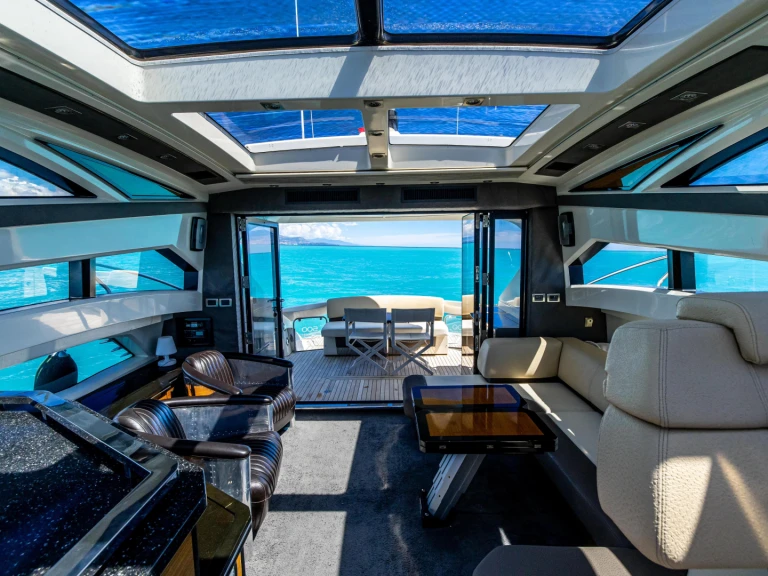 Luksusowy jacht do wynajmu w Saint-Tropez w najlepszej cenie