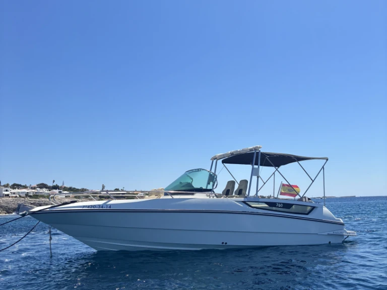 Wynajem łodzi Monterey 264 fs w Mahon na SamBoat 
