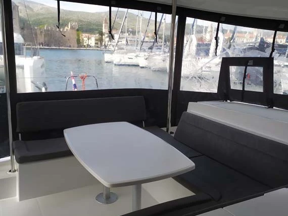Wynajmij Lagoon Lagoon 450 Sport Top w Palma de Mallorca
