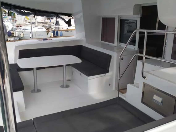 Wynajem łodzi Palma de Mallorca tanio Lagoon 450 Sport Top