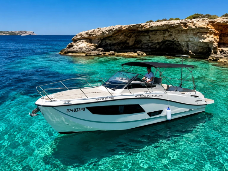 Wynajmij Motorówka z lub bez skippera Quicksilver w Porec